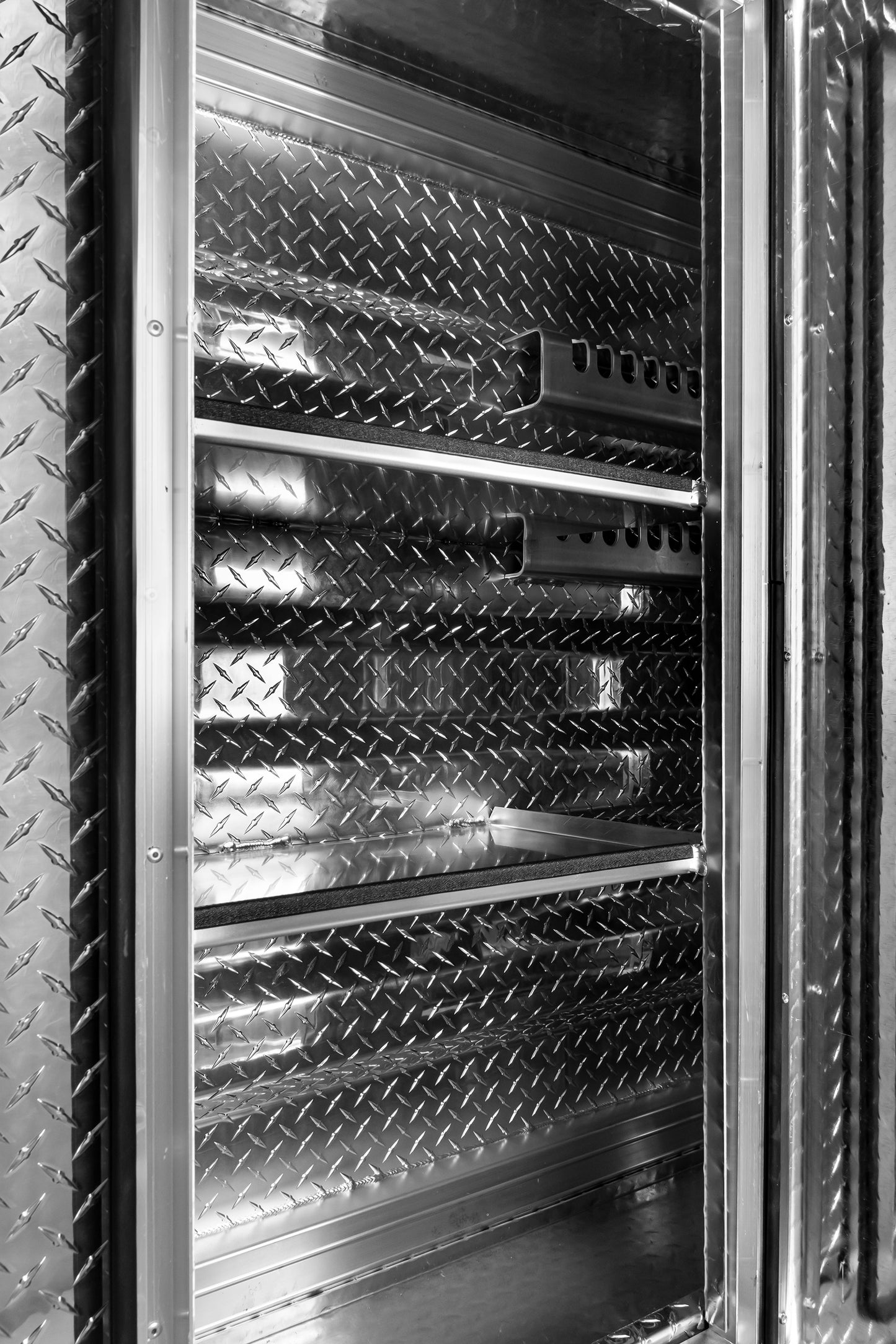VEC-14 84x80 Vaulted 5-Door Enclosure Upper Style